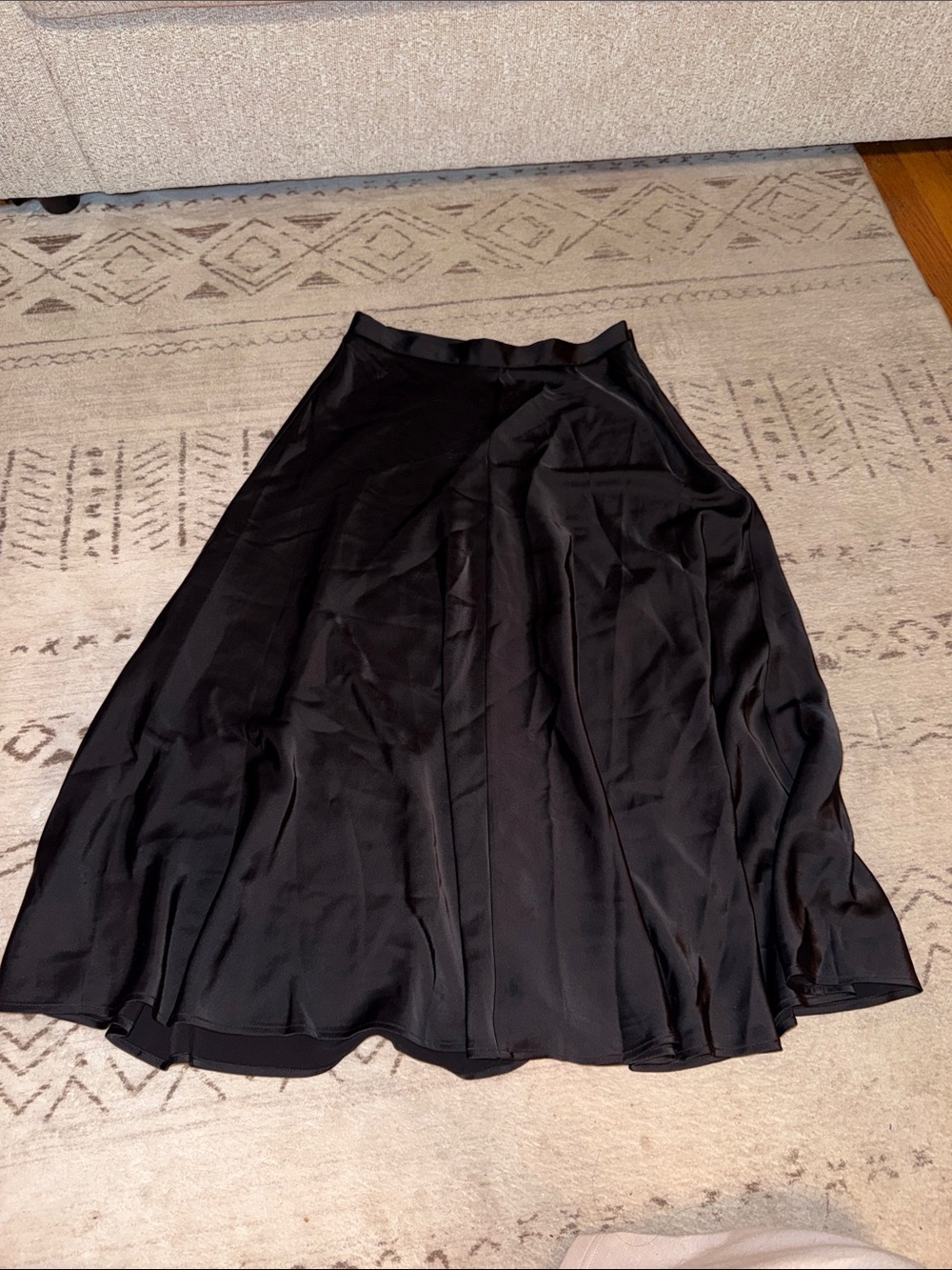 Banana Republic Black A-Line Midi Skirt - Classic Women's Skirt size 8